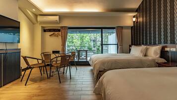 3 bedrooms, blackout drapes, bed sheets