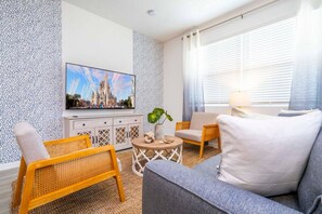 Téléviseur connecté, table de ping-pong