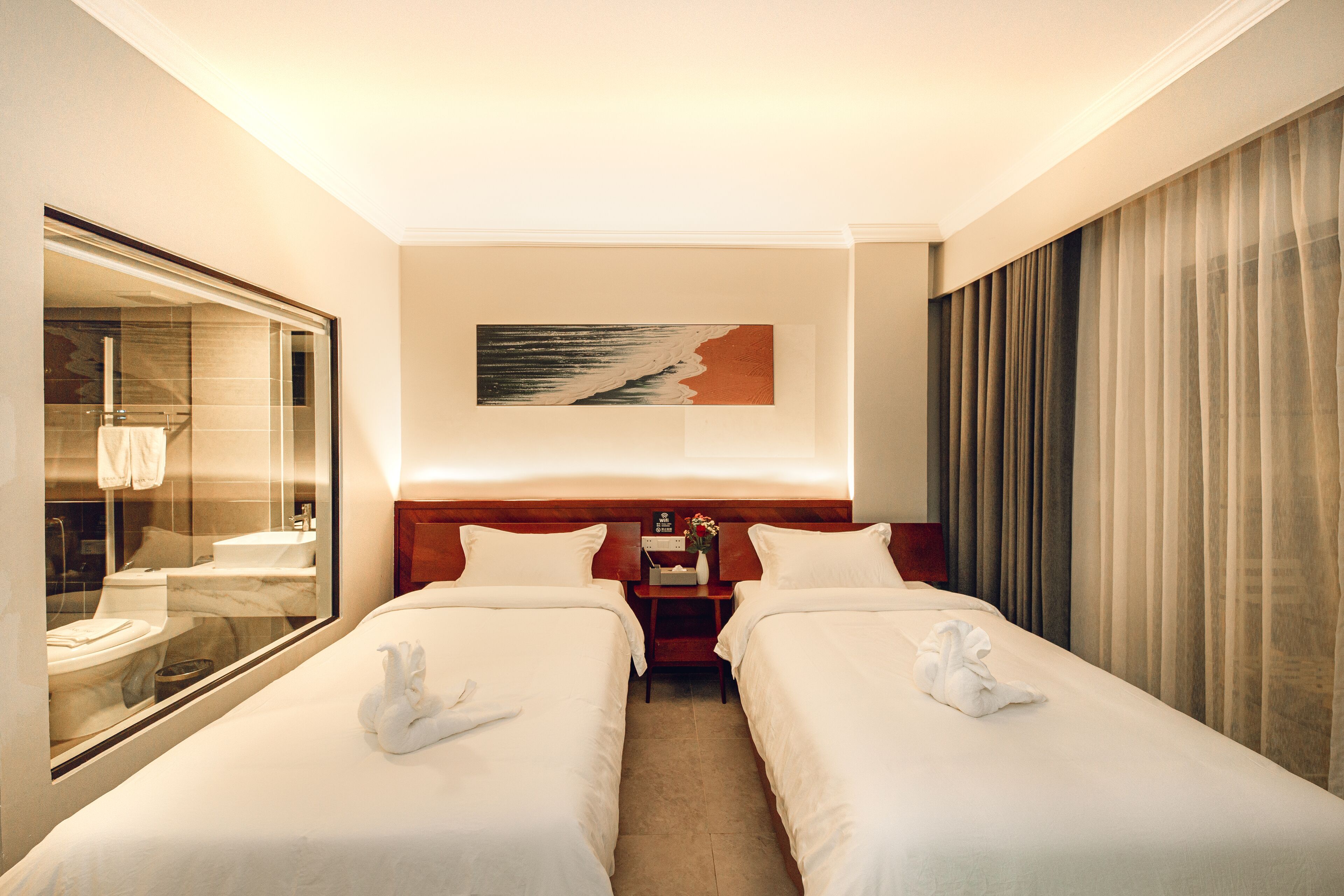 舒適雙床房 | 低過敏寢具、客房內保險箱、書桌、遮光布/窗簾