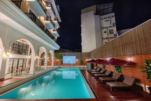 Solar hotel