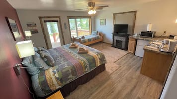 Basic Triple Room, Non Smoking, Lake View | Hypo-allergenic bedding, Tempur-Pedic beds, individually decorated