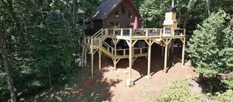 Big Pine - Mountain view, pet friendly, hot tub