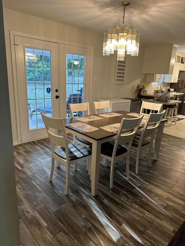 Dining - Magnolia Grace Place (Kilgore)