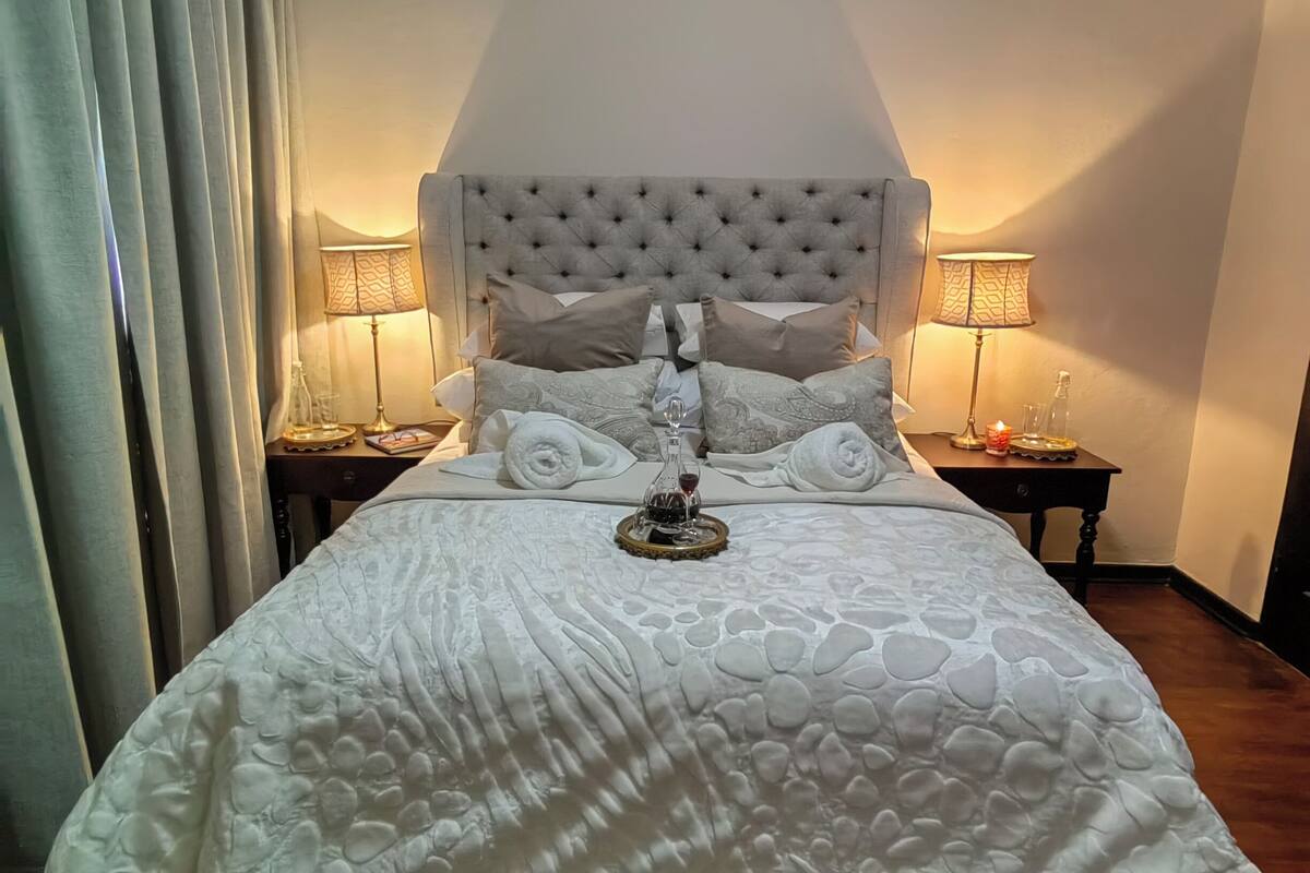 Luxury Double Room | In-room safe, desk, laptop workspace, blackout drapes