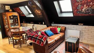 Tv, dvd-spelare och böcker