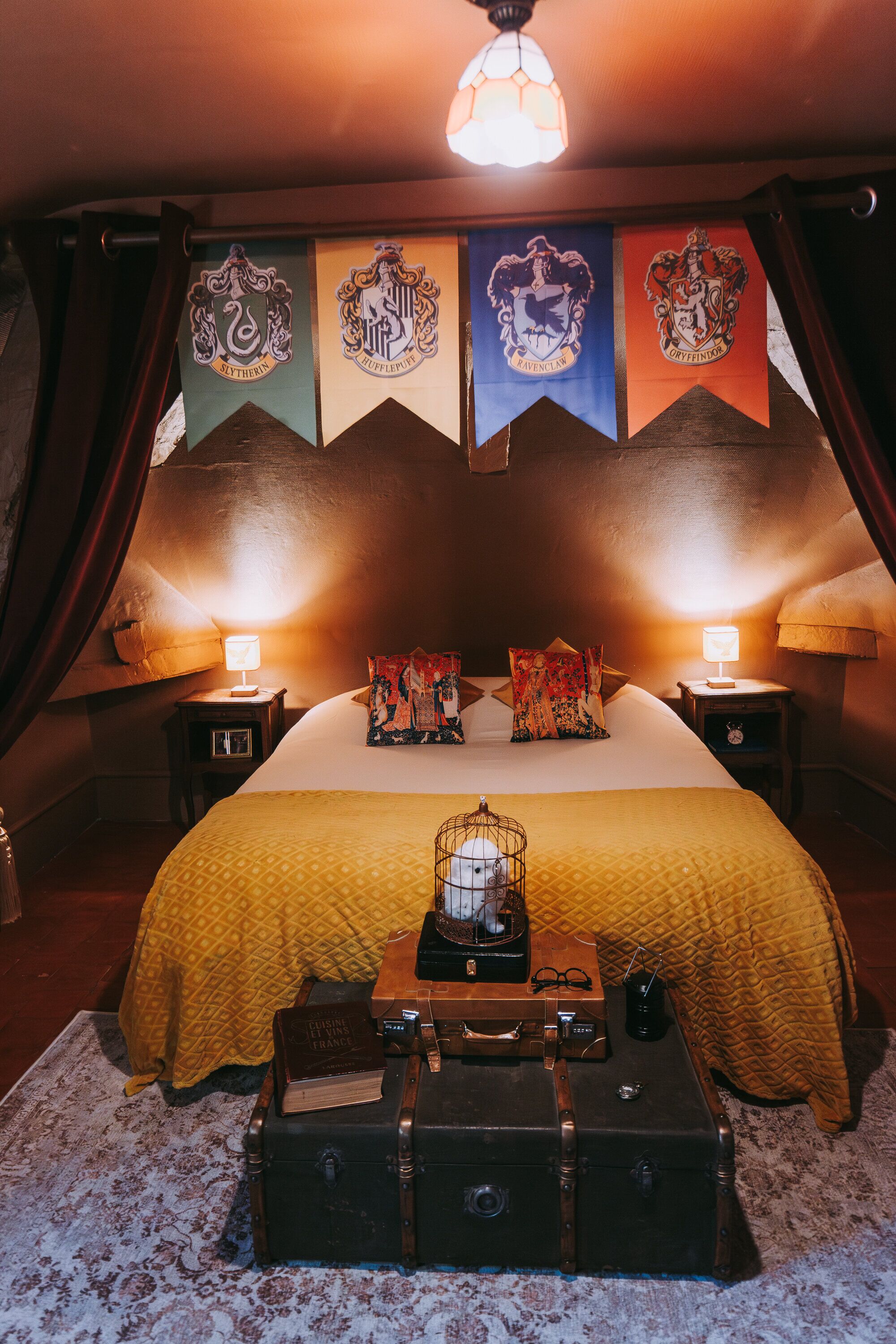 2 bedrooms, desk, travel cot, free WiFi