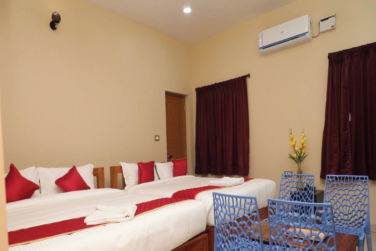 Egyptian cotton sheets, premium bedding, desk, bed sheets