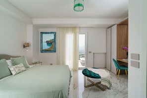 6 bedrooms, in-room safe, iron/ironing board, free WiFi - Luxury villa with pool in Taormina (Taormina)