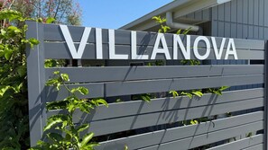 Exterior detail - Villanova 6 on Third (BONGAREE)