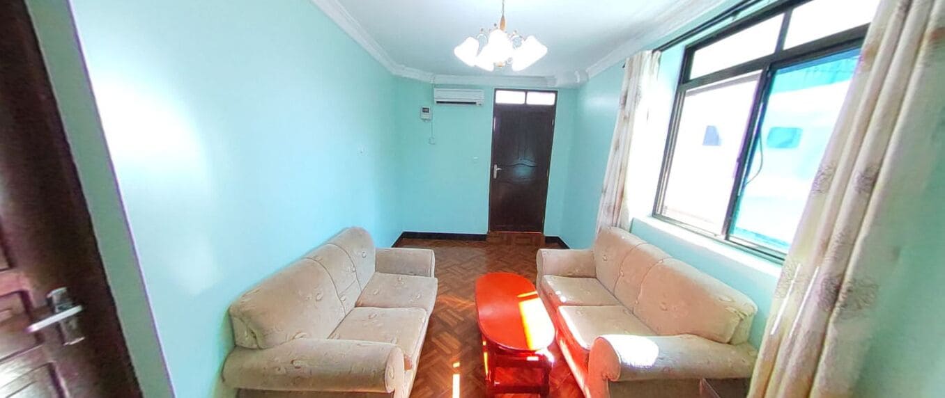 Executive Suite | Living area