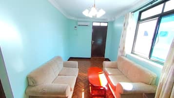 Executive Suite | Living area
