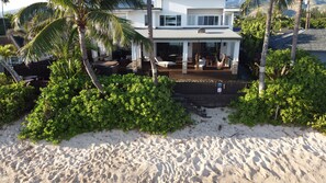 Exterior - Luxury Beachfront Retreat on Oahu's North Shore - 5 Bedrooms and Ocean Views (Waialua)