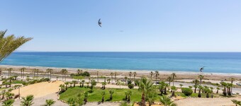 Holiday Home 'Duplex Jlc' with Sea View, Shared Pool and Air Conditioning