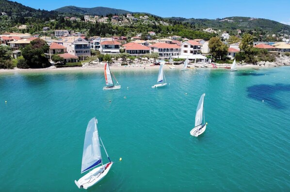 On the beach - M1 Room with Shared Pool, Wi-Fi, and Air Conditioning (Lefkada)