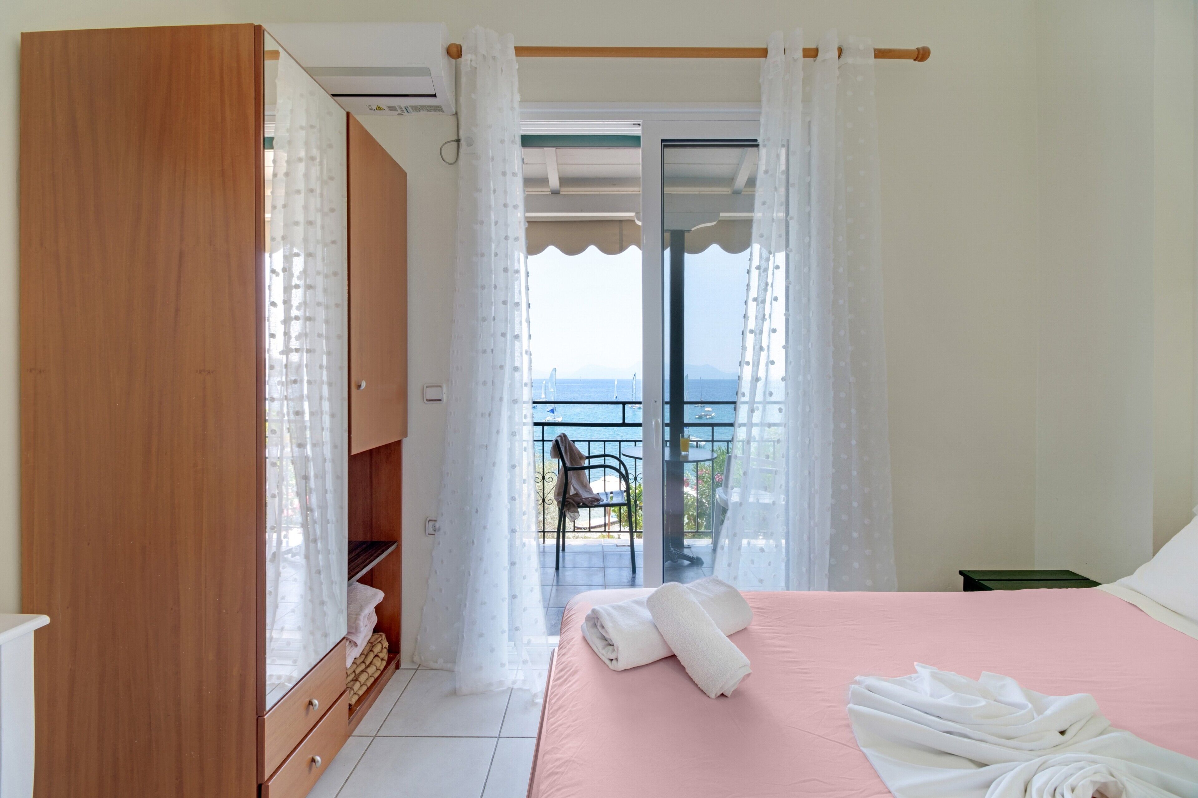 1 bedroom, free WiFi, bed sheets