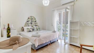 WiFi (無料)、ベッドシーツ