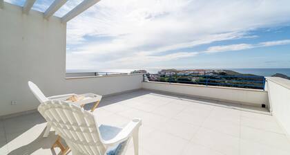 Villa 'Vale Terra Mar' in Strandnähe mit Meerblick, Terrasse und WLAN