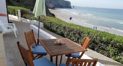 Villa "Bela Vista" near Beach with Private Terrace & Wi-Fi