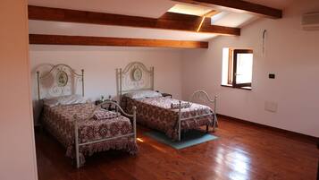 2 bedrooms, free WiFi, bed sheets