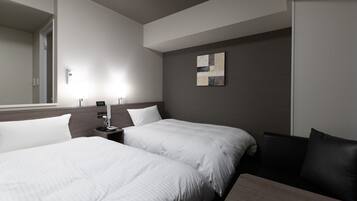 Comfort Twin Room, Non Smoking | Desk, iron/ironing board (on request), WiFi (free), bed sheets
