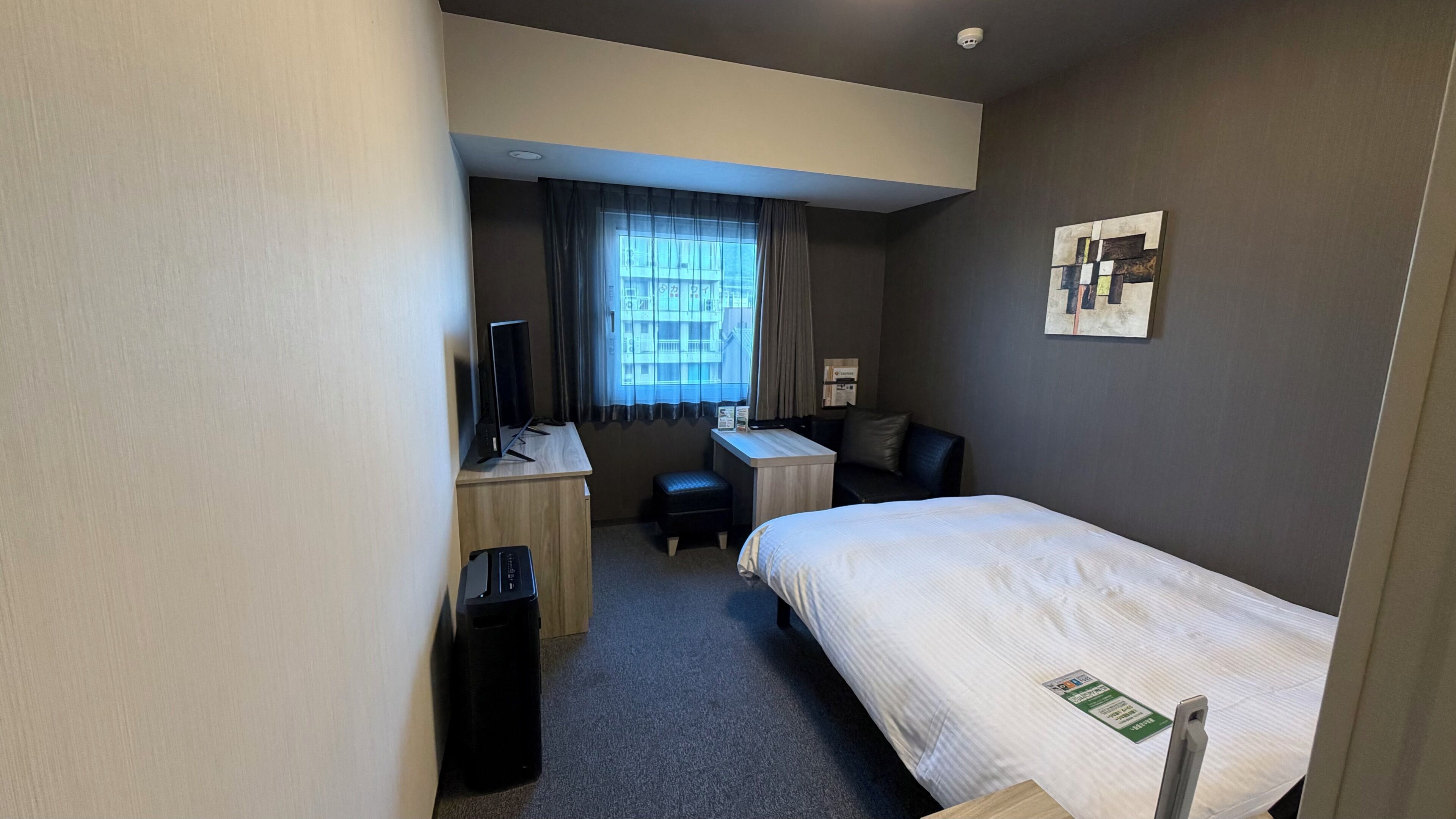 Desk, iron/ironing board (on request), WiFi (free), bed sheets