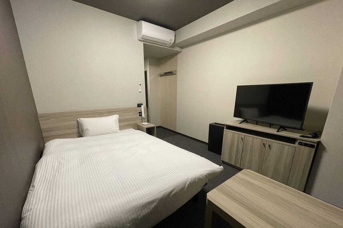 書桌、熨斗/熨衣板、免費無線上網、床單