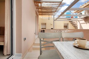 Outdoor dining - Holiday Apartment "Casa Doppia 2" with Sea View, Balcony & Wi-Fi (Zakynthos)