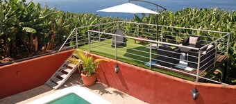 Holiday Home "Casa La Flamenca" with Sea Views, Private Pool and Wi-Fi