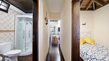 Bruser, hårtørrer, håndklæder