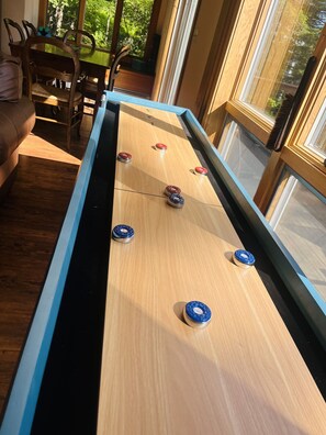 Games room - Stratton Mountain Home - Hot Tub, Fire Pit & Game Loft (Jamaica)