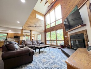 Smart-TV, peis, videospill og DVD-spiller