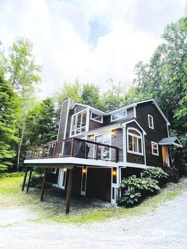 Stratton Mountain Home - Hot Tub, Fire Pit & Game Loft