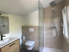 Shower, towels