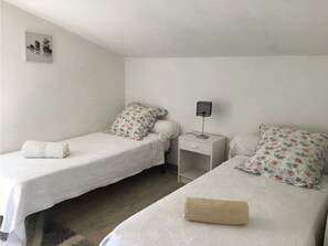 3 bedrooms, bed sheets