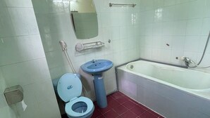 Room amenity - Sai Gon Cafe Hotel Tan Anh Tuan (Phu Quoc)