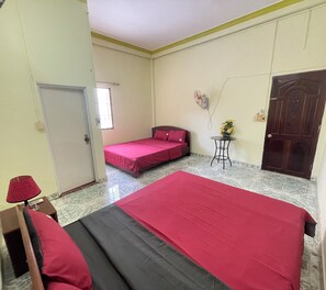 Comfort Triple Room | In-room safe, blackout drapes - Sai Gon Cafe Hotel Tan Anh Tuan (Phu Quoc)