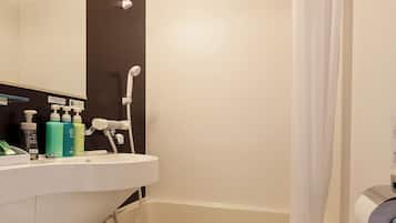 Double Room - Smoking (E-Cigarettes Only) | Bathroom