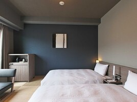 デスク、アイロン / アイロン台、WiFi (無料)、ベッドシーツ