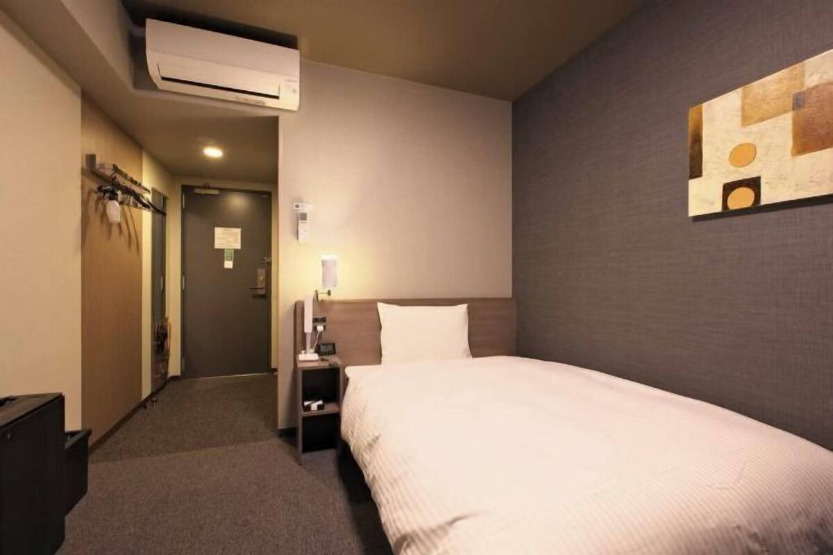 1 chambre, bureau, fer et planche à repasser, Wi-Fi gratuit