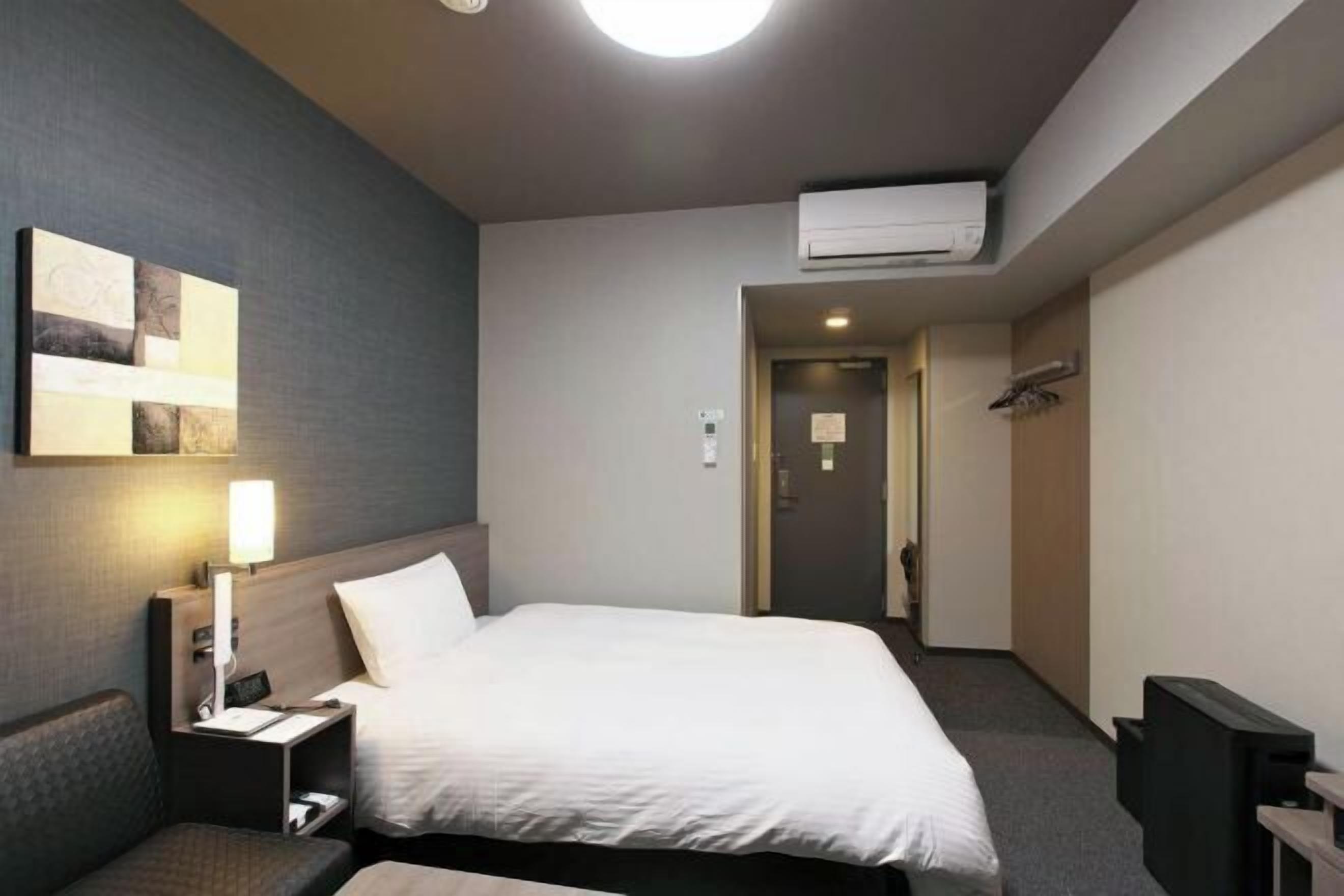 Escrivaninha, ferros/tábuas de passar roupa, Wi-Fi de cortesia