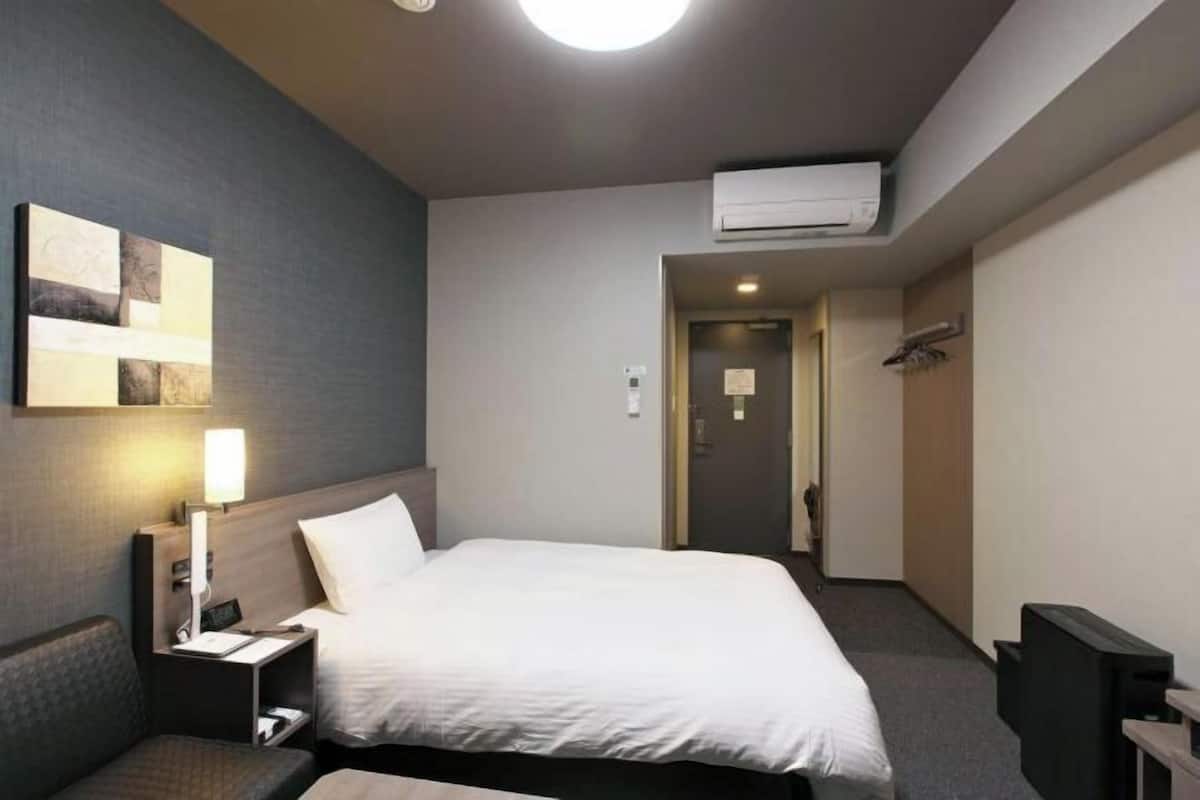 Escrivaninha, ferros/tábuas de passar roupa, Wi-Fi de cortesia