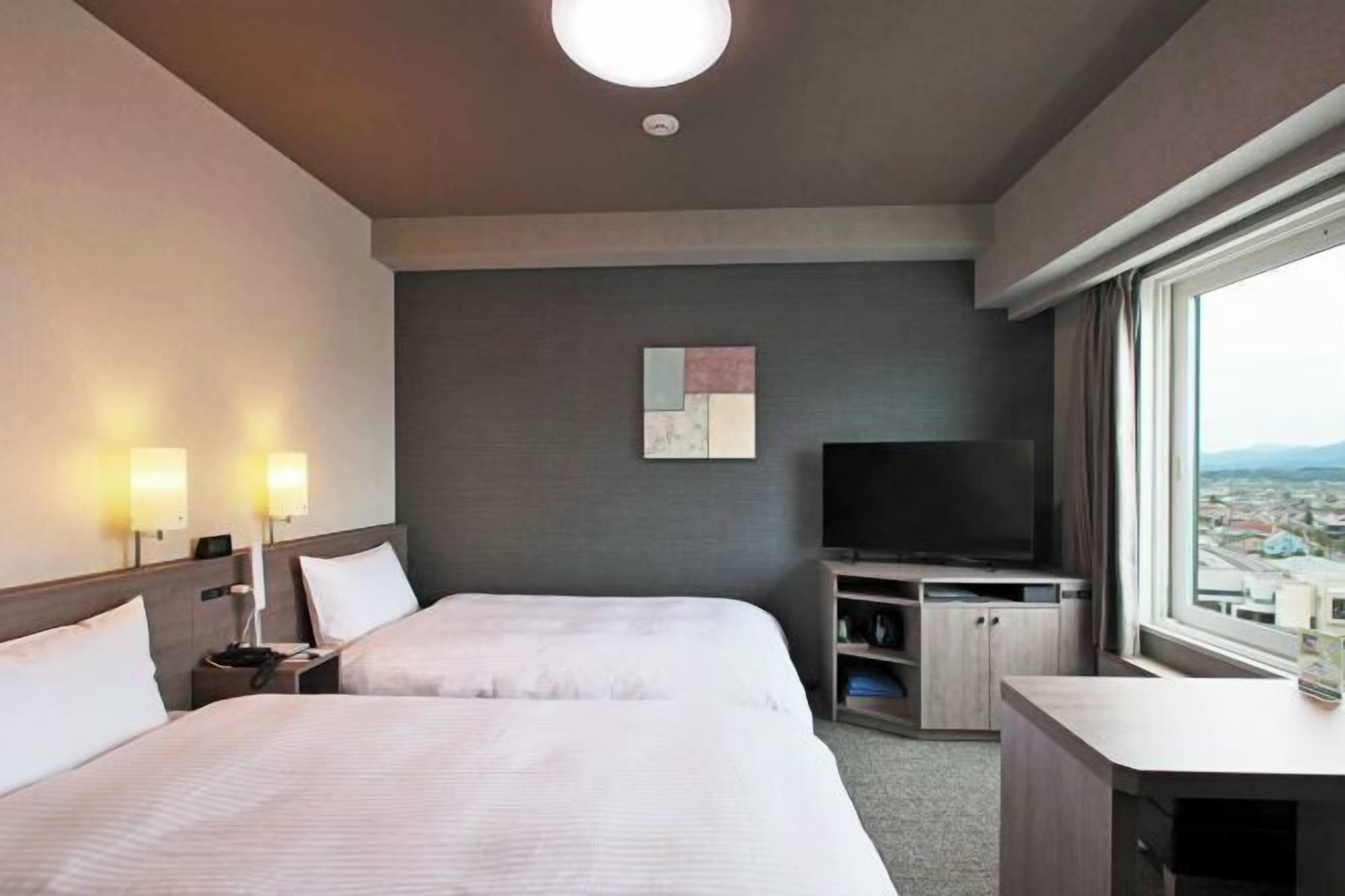 Escrivaninha, ferros/tábuas de passar roupa, Wi-Fi de cortesia