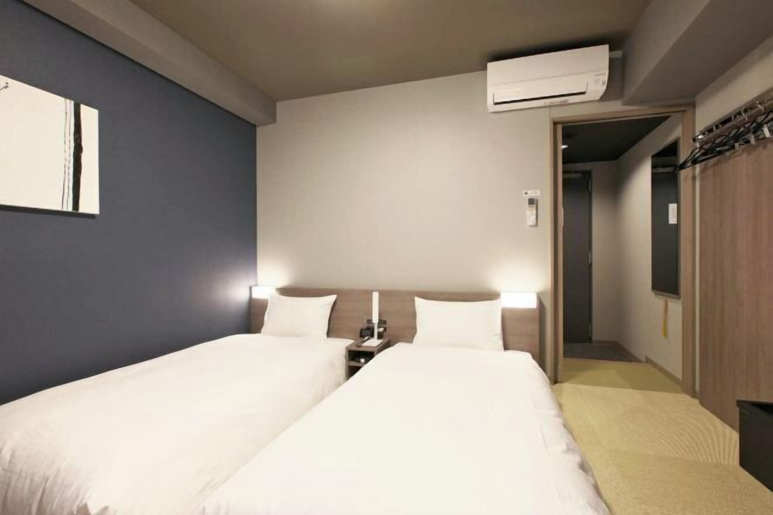 Escrivaninha, ferros/tábuas de passar roupa, Wi-Fi de cortesia