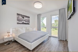 2 bedrooms, desk, iron/ironing board, free WiFi