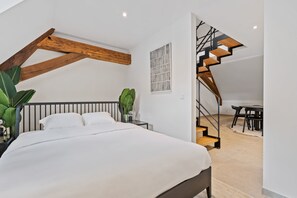 1 bedroom, desk, iron/ironing board, WiFi