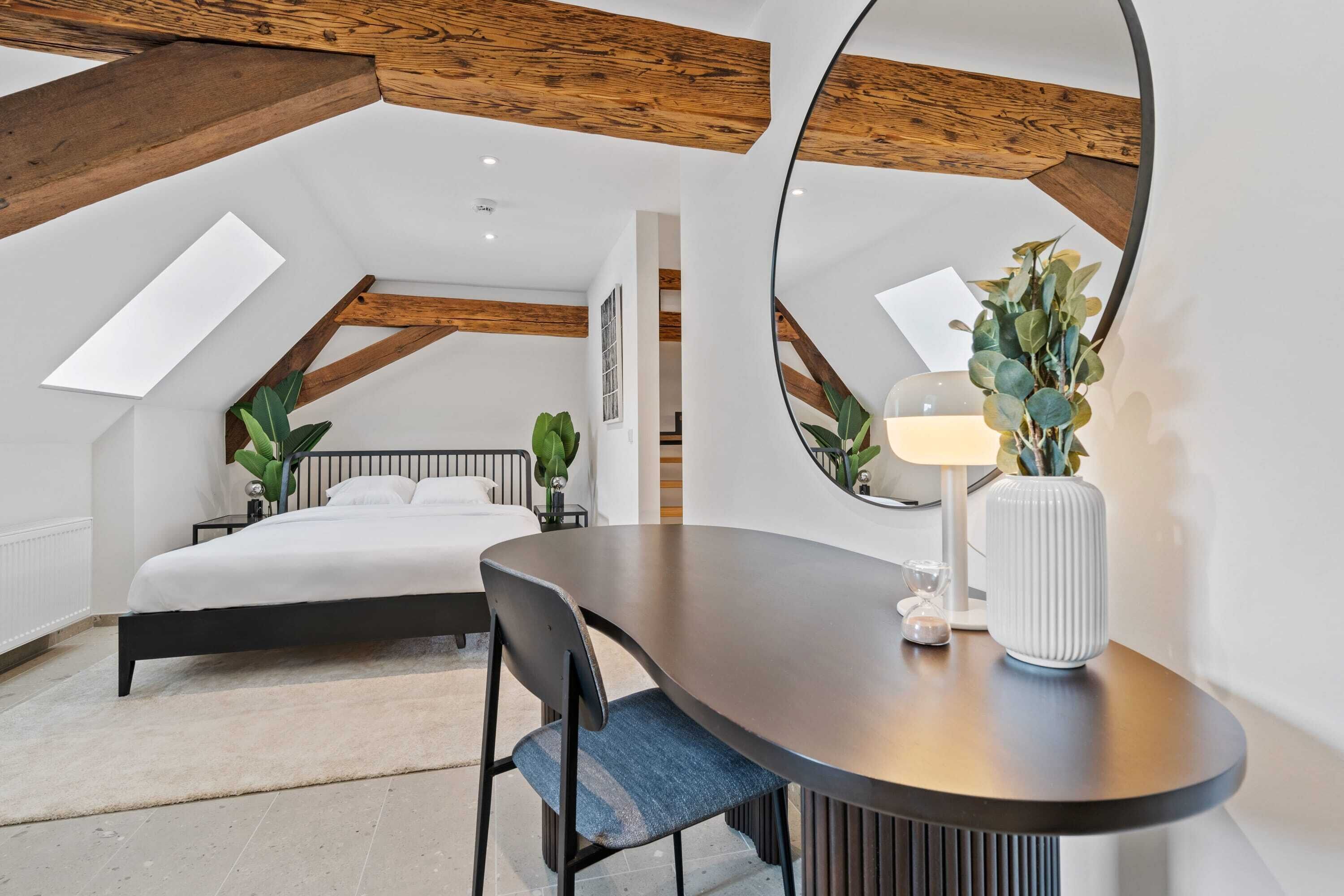 1 bedroom, desk, iron/ironing board, WiFi