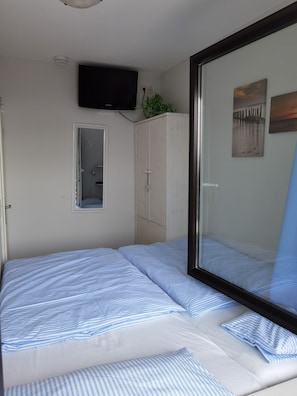 3 camere, ferro/asse da stiro