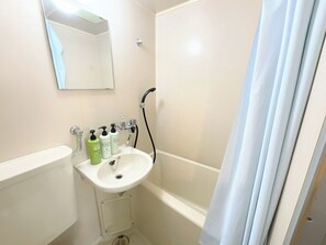 Hair dryer, towels - Room 303 1DK 1 double bed 1 futon 1 minute wal - Room 303 Royal Heights Kikusui Station / Sapporo Hokkaidō (Sapporo)