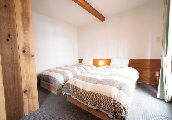 3 bedrooms, desk, free WiFi, bed sheets