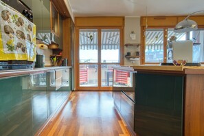 Fridge, microwave, dishwasher